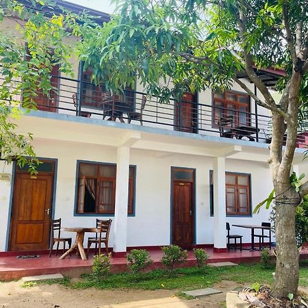 Parakum Rest Rooms Polonnaruwa Exterior photo